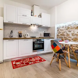 studio-apartman-mirela-katel-tafili.hotels-in-trogir.com/